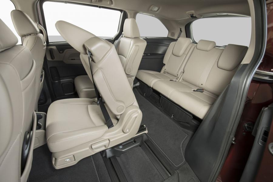 Интерьер Honda Odyssey 2017 года  (фото 134 из 160)